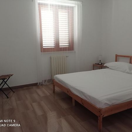 Villa Lucia Affitta Camere Formia Rum bild