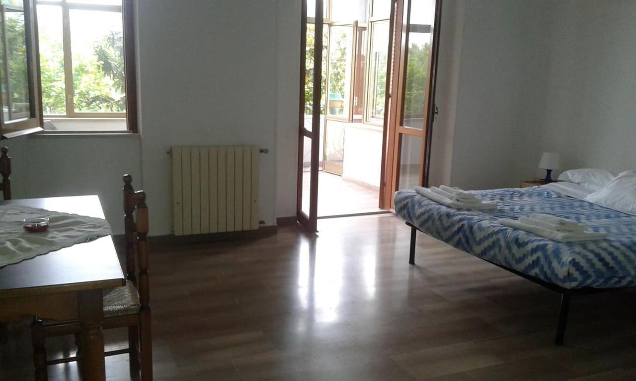 Villa Lucia Affitta Camere Formia Exteriör bild