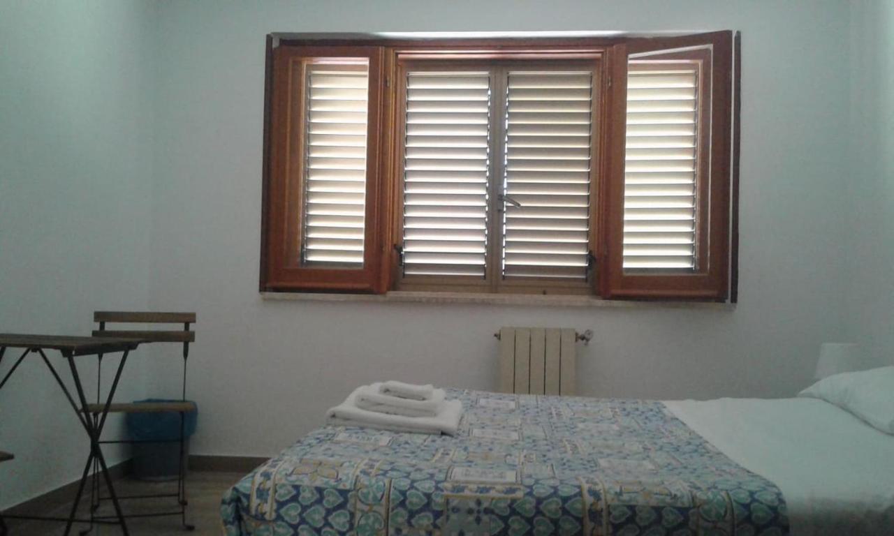 Villa Lucia Affitta Camere Formia Exteriör bild